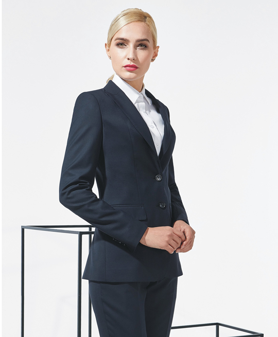 西服定做廠家教您如何搭配男士職業(yè)裝 西服定做廠家教您如何搭配男士職業(yè)裝